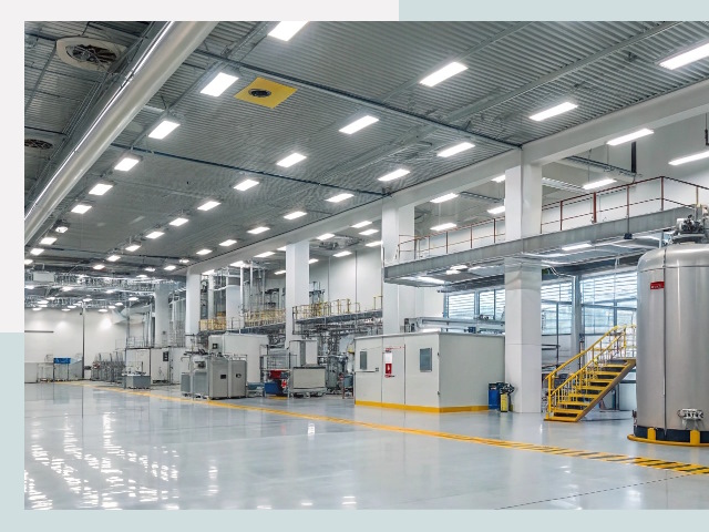 Освещение ангаров в Ломоносове от 615 руб. - Эффективные решения